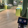 6._Roboter_Lumi_erklärt_den_Besuchern_die_Exponate__c__Sauerland-Museum.jpeg